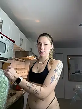 Queenxlexy - Get naked (while working out)