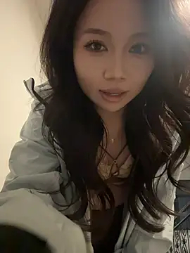QiQi-2001 - 拉锁往下⬇️