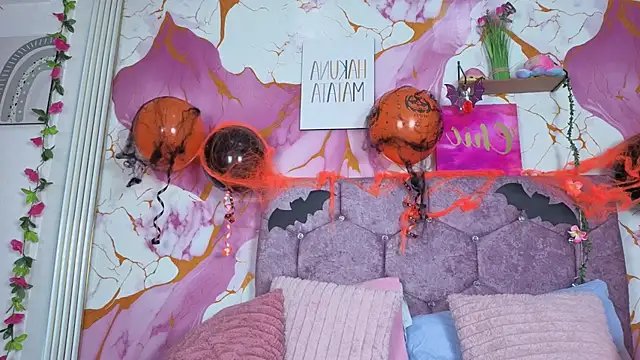 NahomyEvans - OIL ON BIG BREASTS