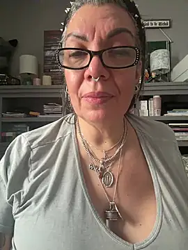 Dieseldame1313 - Hey guys topless dance