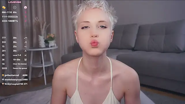 HattieSkay - Doggy Pose + Make my ass red
