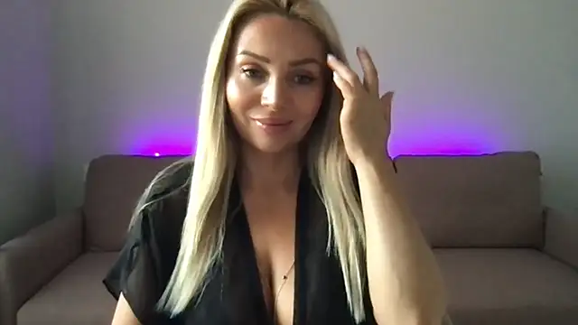 Chloeblond - sexy bra show xxx