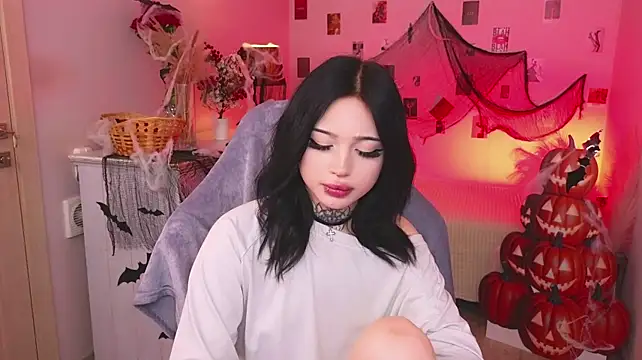 Emma_Kirks - 85 ass slaps in oil
