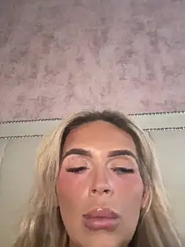 _MiaMaiixox_ - Tits out