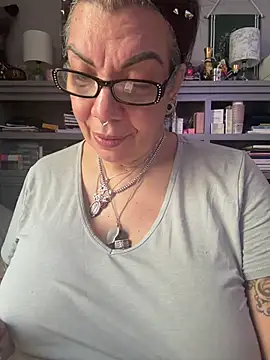 Dieseldame1313 - Hey guys topless dance