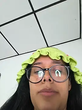 Annya-sweet - Annya dances twerking