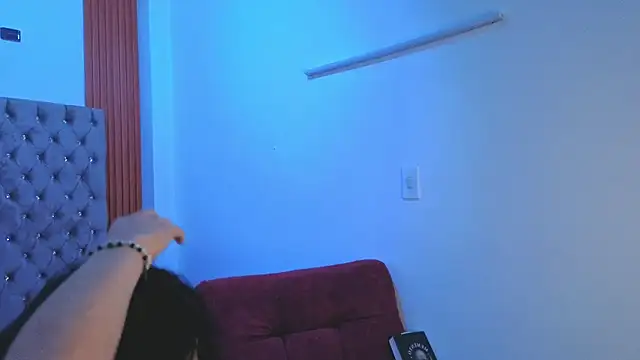 Ivy_charlot - is naked + dildo + lush control