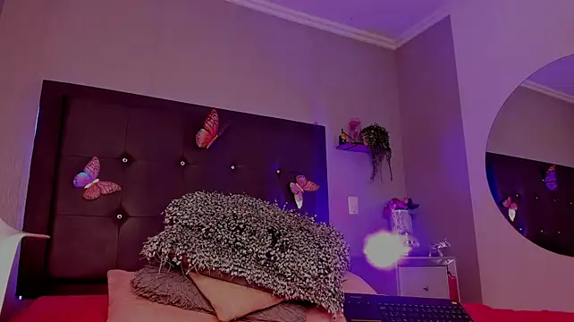 Emma_lye - 🍑🔥show with plug anal xxl 🔥🍑