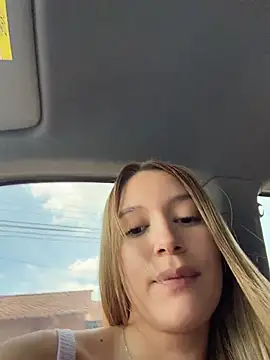 AnaCooper - I flash my boobs to a passenger 😈
