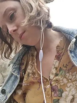 Public_Katrisha - Doggy pose