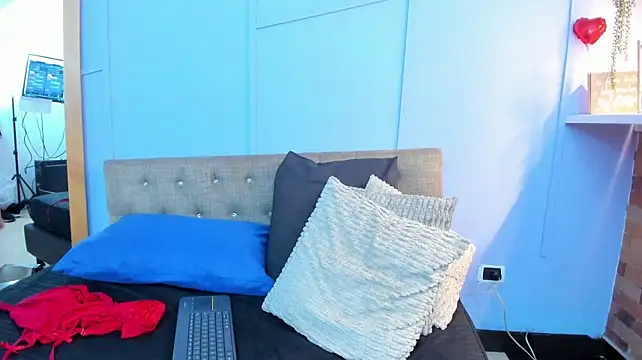 Amberhanks - oil in tits 😛