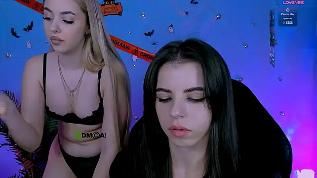 Lyra_desire - flash tits 2 girls