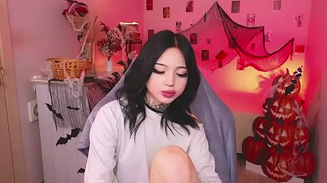 Emma_Kirks - 85 ass slaps in oil