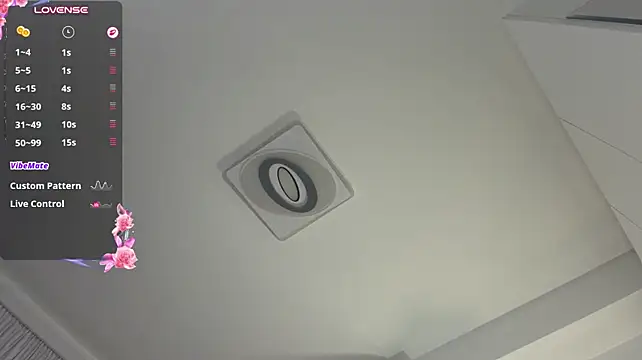 Barbie_Aria - squeez my big boobs close to cam