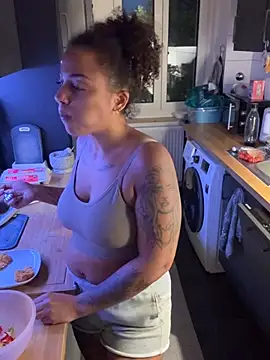 SweetPetiteNoir - Get full NAKED + Pussy play 😈