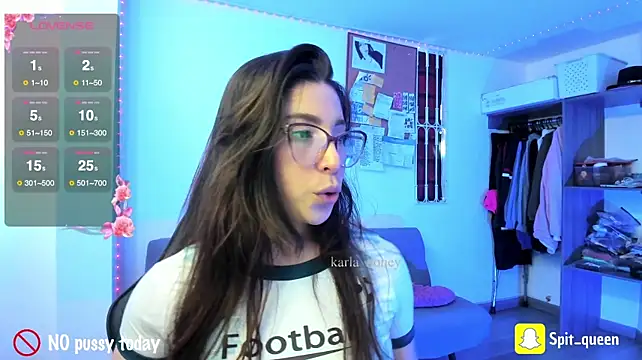Spit_queen - finger pussy play