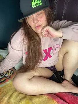 Queen_CamiXO - TiDDy Tuesday show! ;)