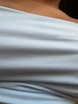 Baby_morena12 - Squirt in my virgin pussy + finger in my
