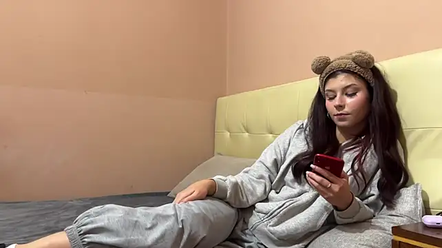 RefugiaHorkey - Show my outfit