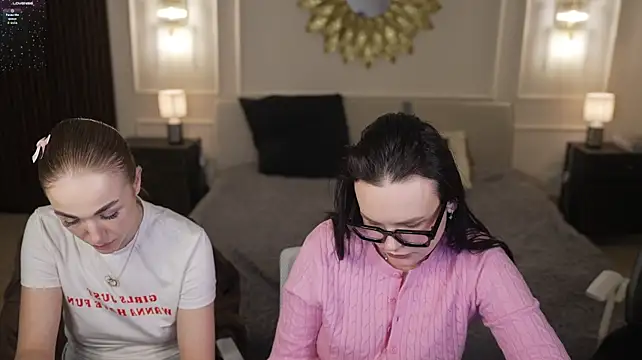 Ella_054 - show tits 2 girls