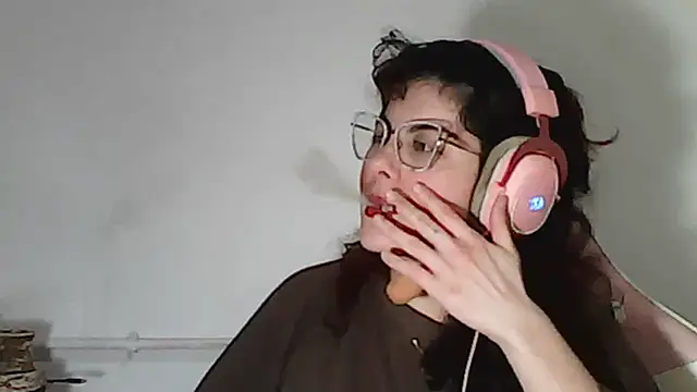 Owly_bloom - suck dildo