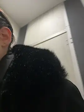 KatyVibes - SHE'S GOING TO SPANK ME ON THE BUTT