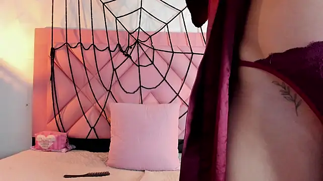 Caroline_daring - 2 fingers in my ass