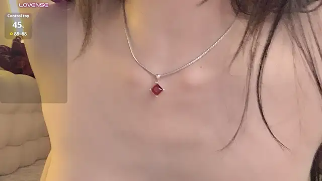IvyMiss102 - oil tits