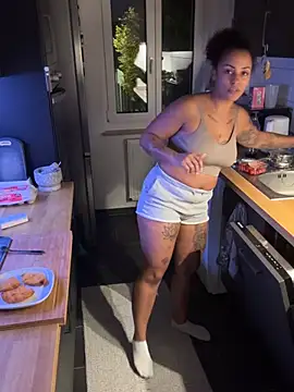 SweetPetiteNoir - Get full NAKED + Pussy play 😈