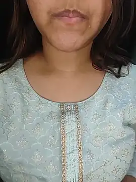 YOUR_GF_ - Show boobies 🥵