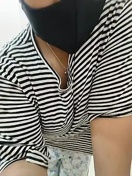 Busty_priya69 - Ass spank 50x control toy 3 mnt