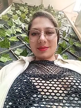 Mia_Love-3 - Taking off bra, boobs out🥵 😈😼
