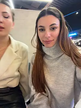 AmelieCrystal - omg she run her hand to my panties >_<