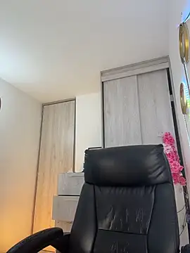 Annacherry_77 - Anita, give me your squirt juices on my
