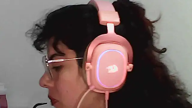 Owly_bloom - suck dildo