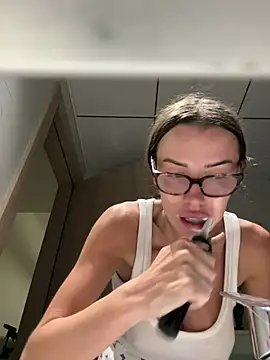 SexySophiaax - Shake ass show 😈