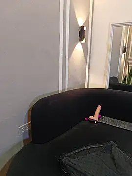 MaelyDoll_ - finger in the ass😈