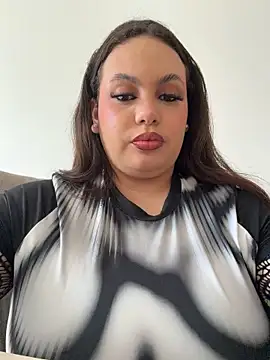 Blair_Curvy - 2 finger
