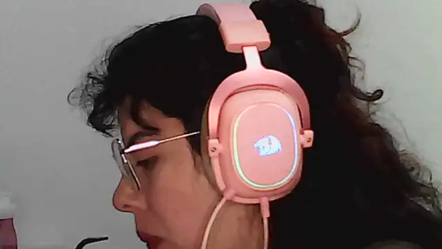 Owly_bloom - suck dildo