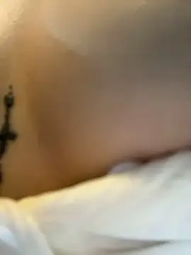 Valentina-gomezz - FUCK ME UNDERTABLE WITH DILDO + CUM😈