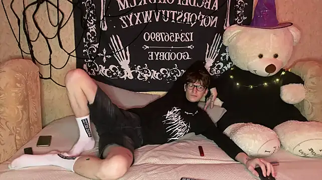 Baby_lesi - take off her skirt