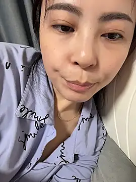 YaoYao8888 - 脱掉内裤直播3分钟