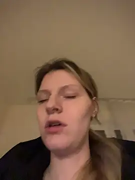 MaryHiggins - Licking nipples