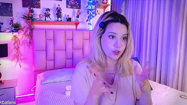 AlbaismynameX - Strip Tease 🔥