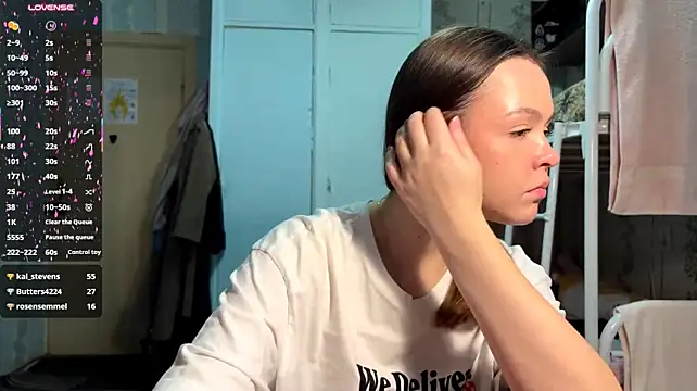 AmmyHolly - three jumps in bra