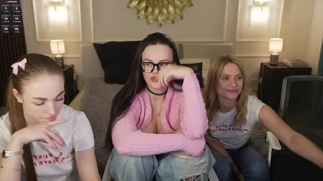 Ella_054 - naked ass