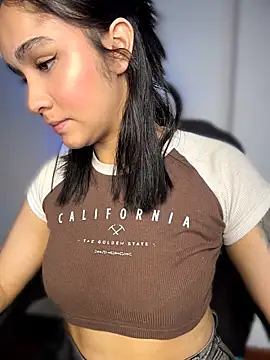 Isabella-Teen - Flash Tits🍒
