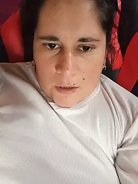 Clara_Arg - Elegí que prenda me saco