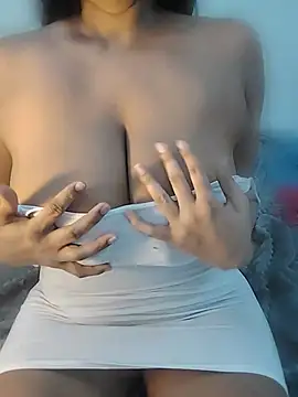 Sharifha - Boobs oil show