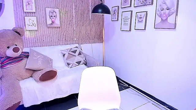 Cheryl_mew - Spank ass + spread my buttocks😍